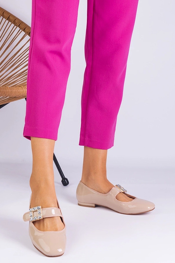 Furseda kreminiai lakiruoti... 2