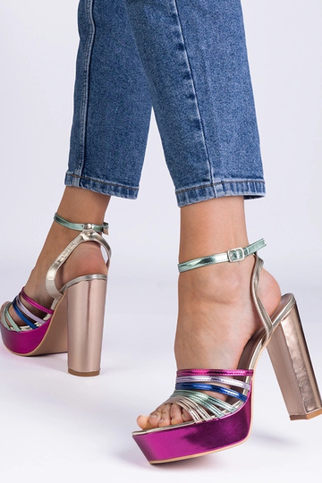 Įvairiaspalviai stambūs...