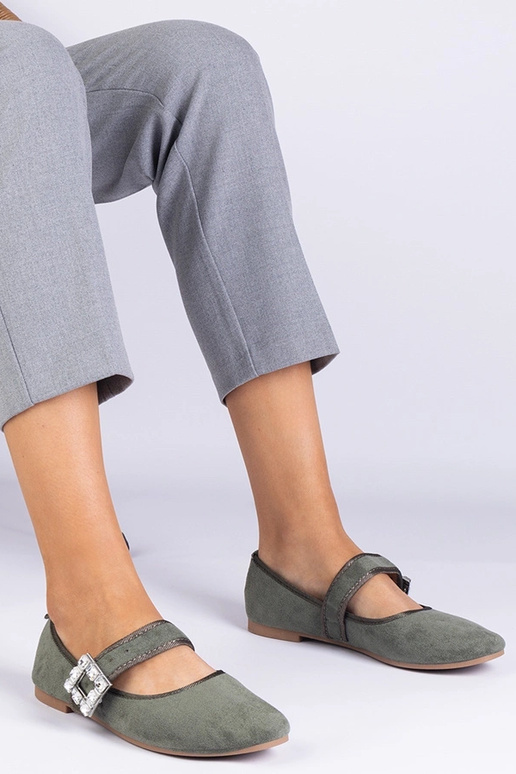 Žali baleto buteliai dekoruoti...