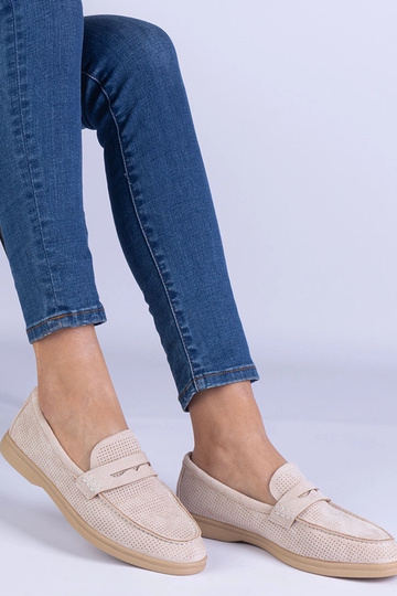 Smėlio spalvos klasikiniai...