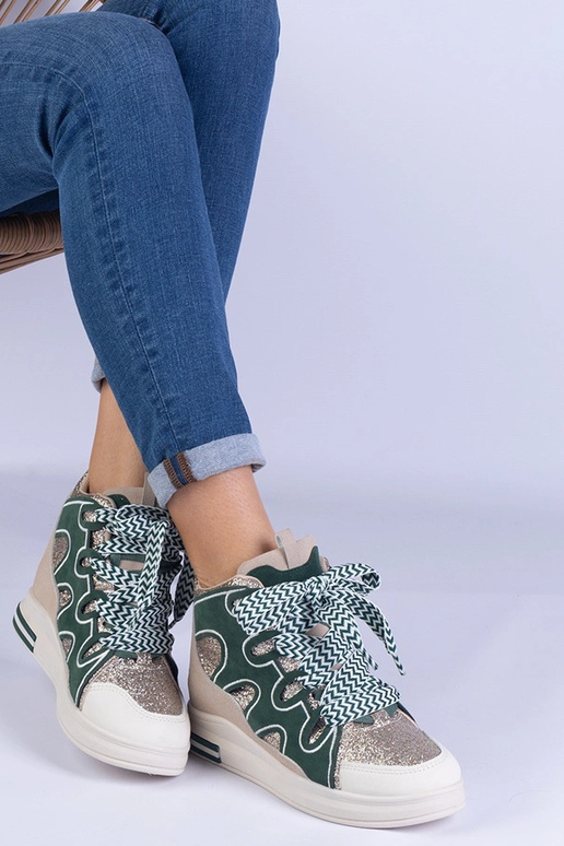 Žali sportbačiai su storais...