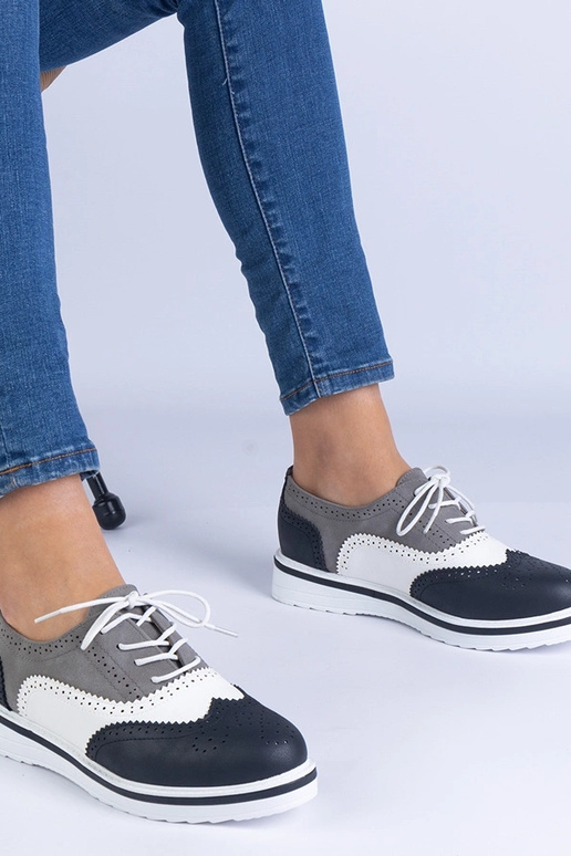 Toddi juodi klasikiniai pusbačiai...