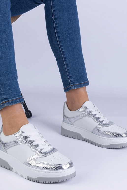 Sidabriniai sportbačiai storu padu...