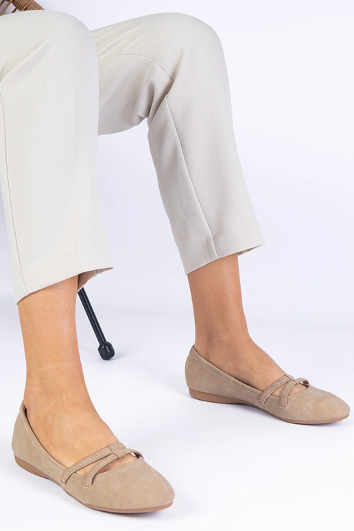 Smėlio spalvos moteriškos balerinos... Smėlio spalvos moteriškos balerinos...