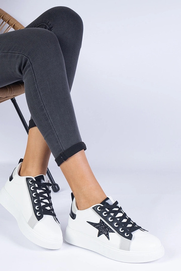 Baltos spalvos sportbačiai,...