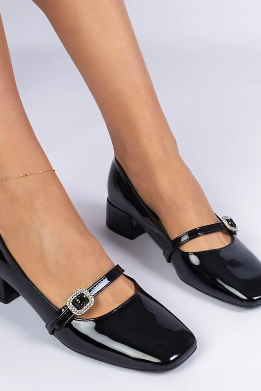 Juodi elegantiški bateliai su... Juodi elegantiški bateliai su...