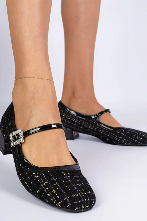 Juodi bateliai su medžiaginiu apdailu... Juodi bateliai su medžiaginiu apdailu...