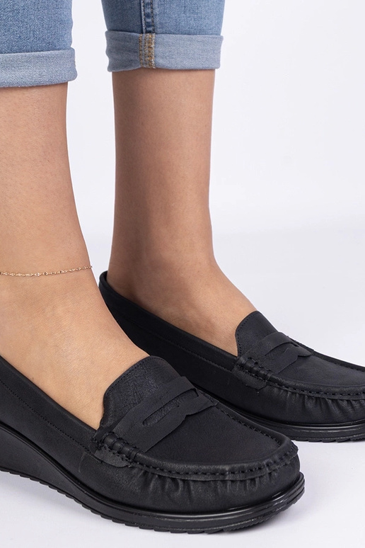 Juodos moteriškos mokasinos ant...