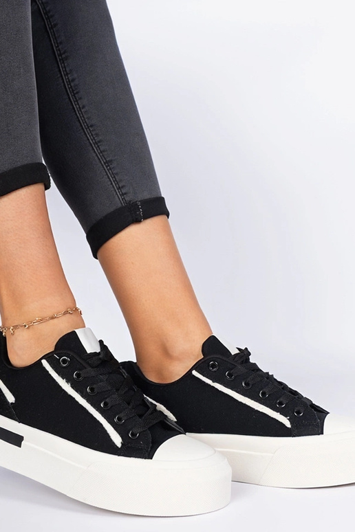 Juodi moteriški audiniai bateliai su...