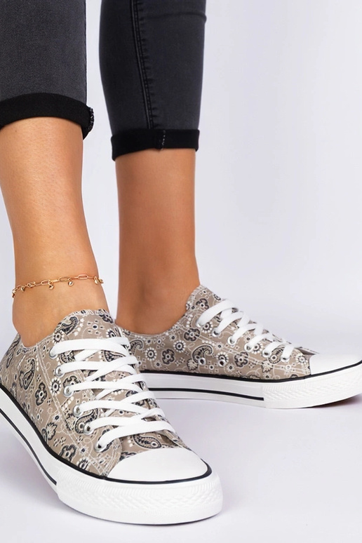 Rudi moteriški audiniai bateliai...