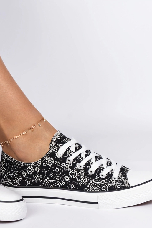 Juodi moteriški audiniai bateliai...