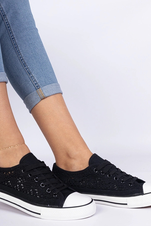 Juodi ażurowi moteriški bateliai Saha