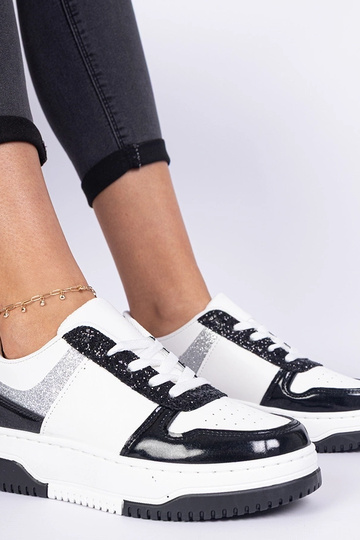 Juodi moteriški sportbačiai... 2