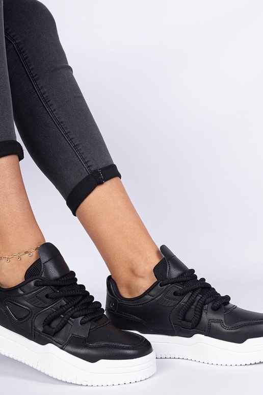 Juodi moteriški sportbačiai su...