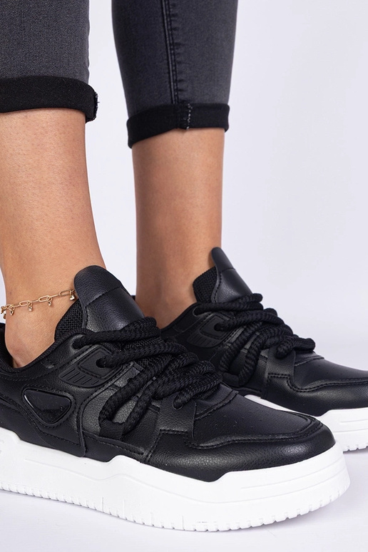 Juodi moteriški sportbačiai su...