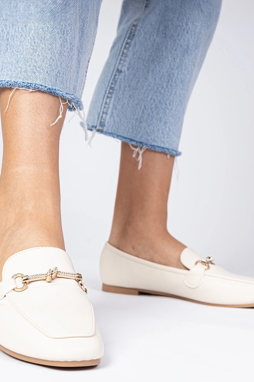 Bežinės mokasinos su dekoracija iš... Bežinės mokasinos su dekoracija iš...