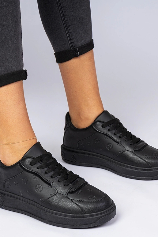 Juodi sportiniai kedai iš dirbtinės...