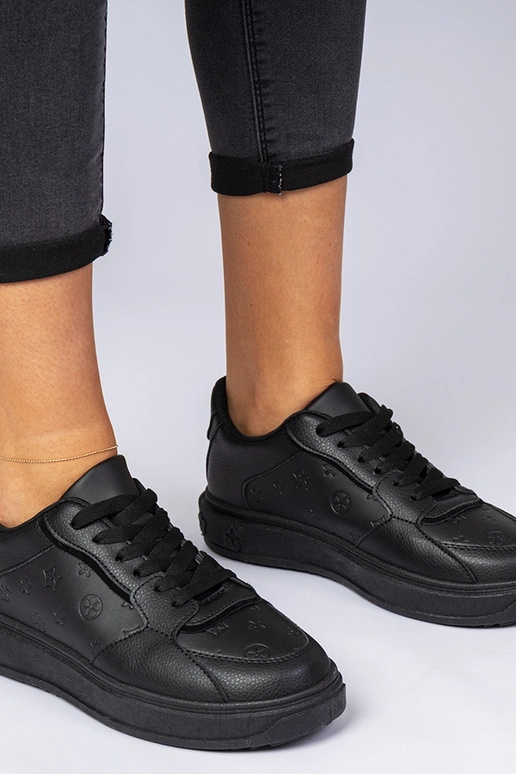 Juodi sportiniai kedai iš dirbtinės...