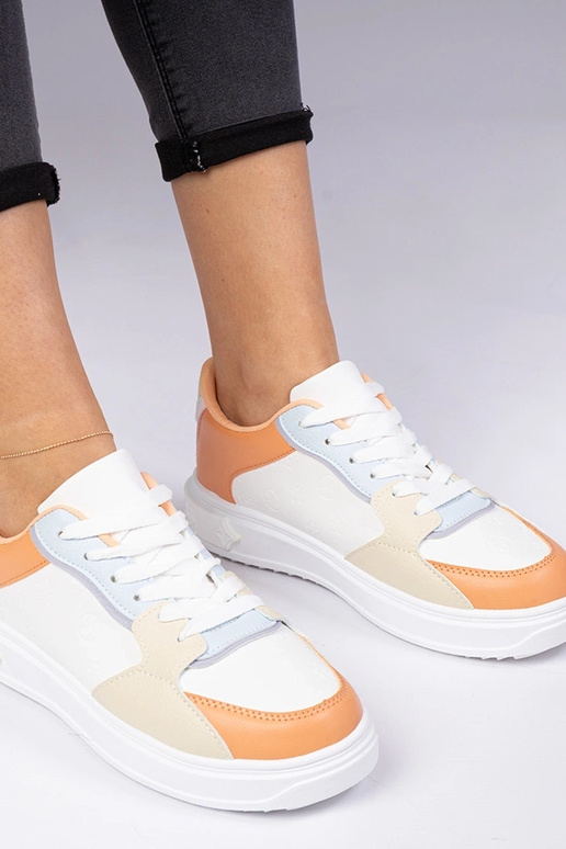 Baltai-oranžiniai sportiniai kedai iš...