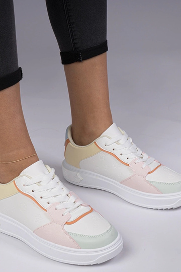 Baltai-geltoni sportiniai...