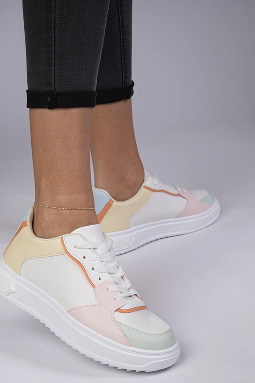 Baltai-geltoni sportiniai kedai iš...