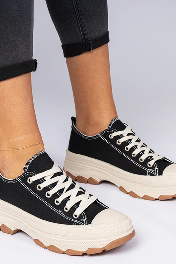 Juodos sportinės bateliai...