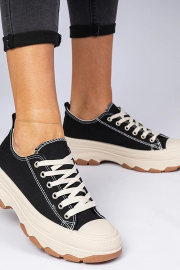 Juodos sportinės bateliai... 2