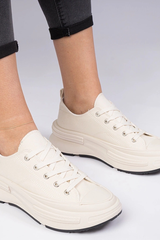 Bežinės moteriškos medvilninės... Bežinės moteriškos medvilninės...