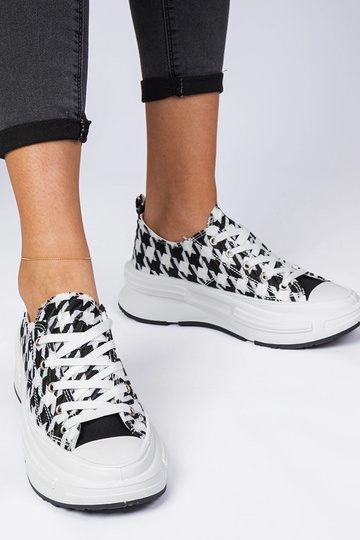 Balta-juodos moteriškos...