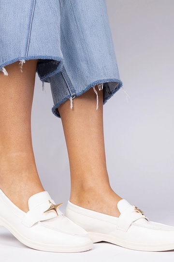 Balti moteriški mokasinai...