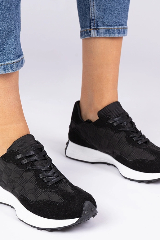 Juodi moteriški sportiniai batai Samara