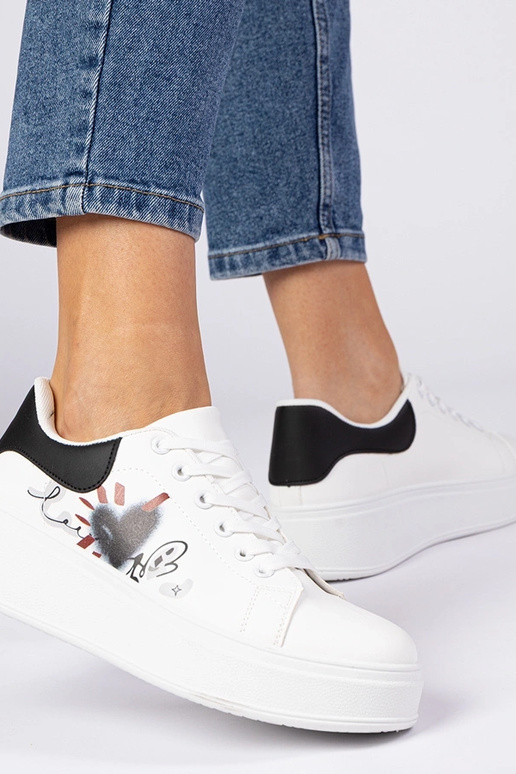 Balti juodi moteriški sportiniai...