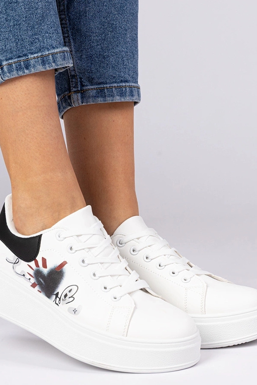 Balti juodi moteriški sportiniai...