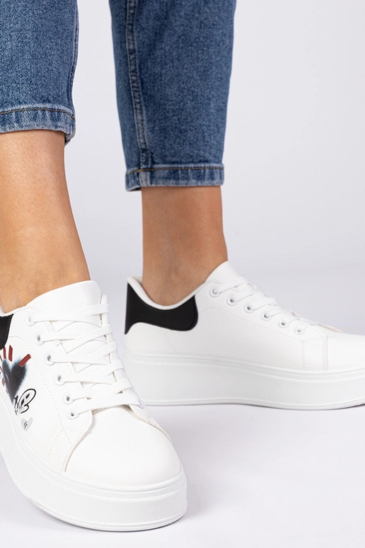 Balti juodi moteriški sportiniai...