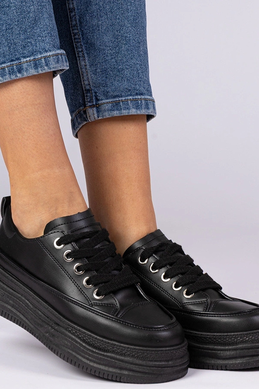 Juodos moteriškos sportinės bateliai... Juodos moteriškos sportinės bateliai...