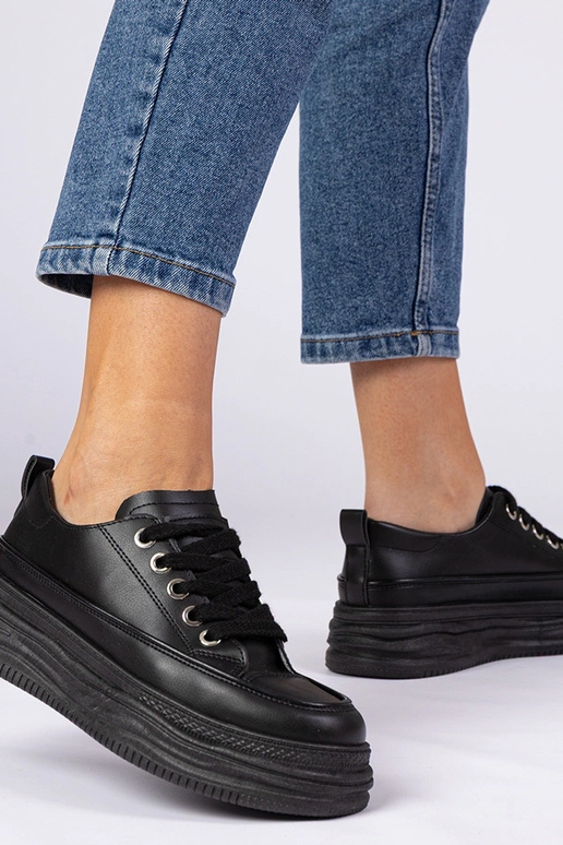 Juodos moteriškos sportinės bateliai... Juodos moteriškos sportinės bateliai...