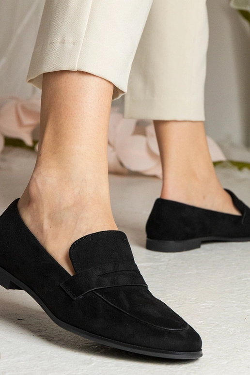 Juodi moteriški klasikiniai mokasinai...