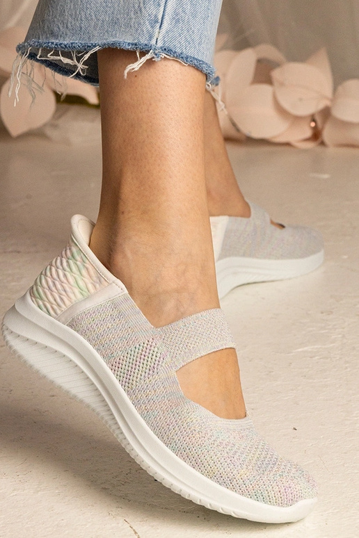 Spalvoti tenisai su reljefiniu padu...