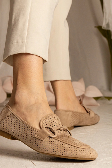 Rudi moteriški... 2