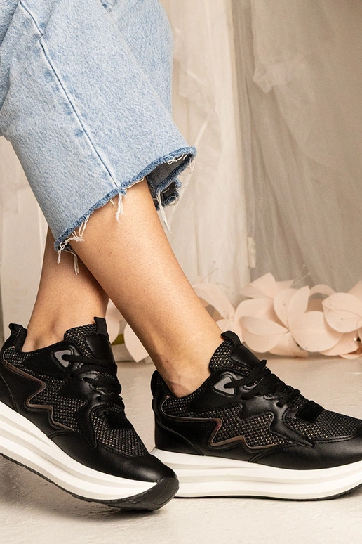 Juodi sneakeriai su holografiniu...