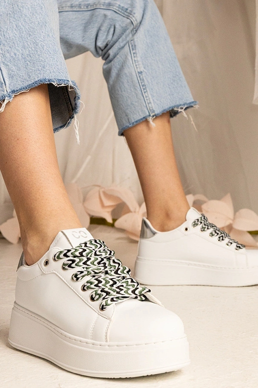 Bespalviai moteriški batai su masyviu...