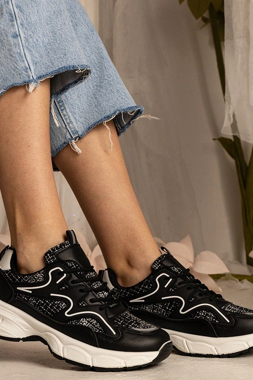 Moteriški juodi sportiniai bateliai...