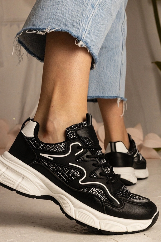 Moteriški juodi sportiniai bateliai...