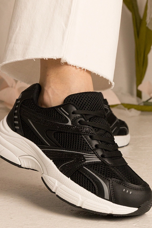 Moteriški juodi sportiniai bateliai...