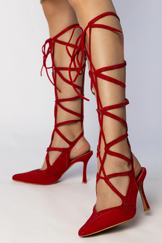 Raudoni moteriški aukštakulniai...