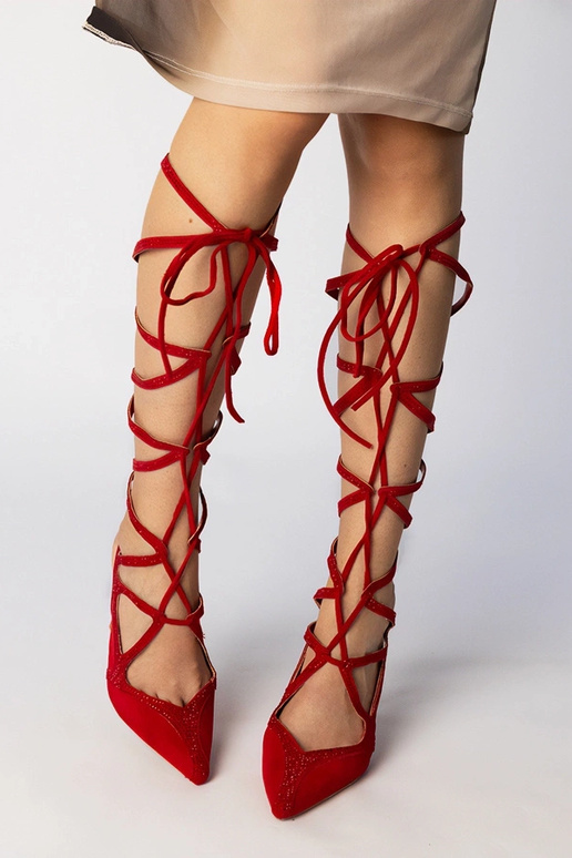 Raudoni moteriški aukštakulniai...