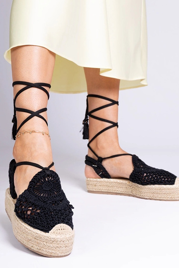 Juodos pintos espadrilių tipo moteriškos basutės Lemura