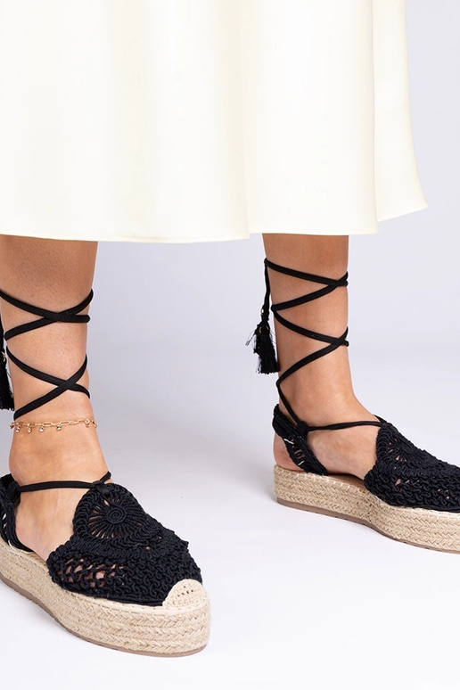 Juodos pintos espadrilių tipo... Juodos pintos espadrilių tipo...