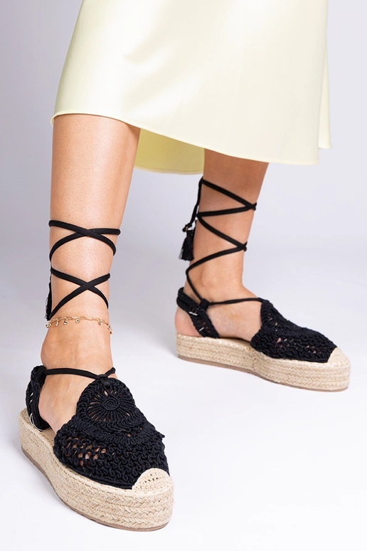 Juodos pintos espadrilių tipo... Juodos pintos espadrilių tipo...