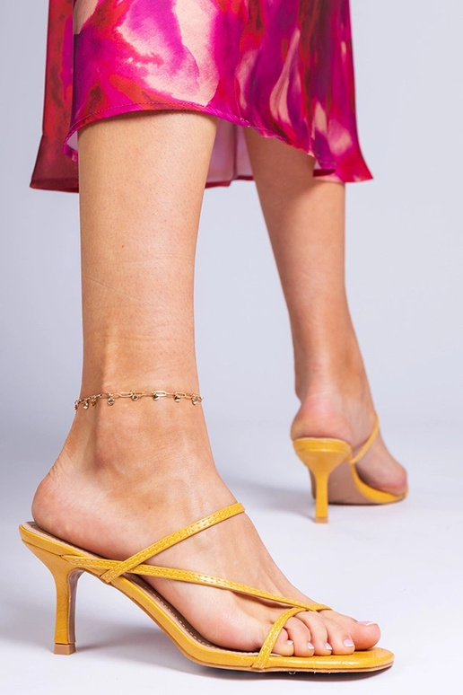 Geltonos elegantiškos moteriškos... Geltonos elegantiškos moteriškos...